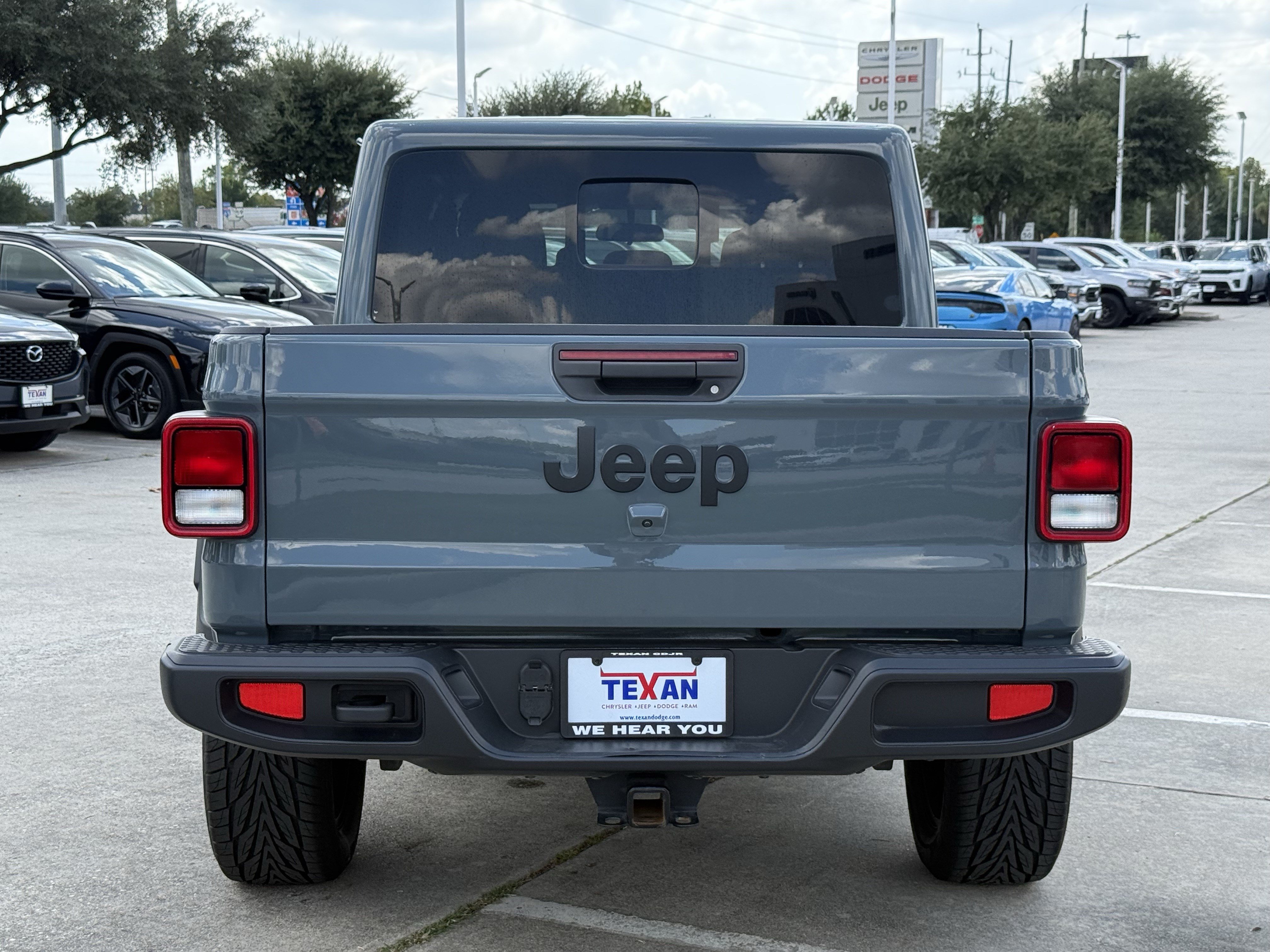 Used 2024 Jeep Gladiator Sport AWD/4WD image 6