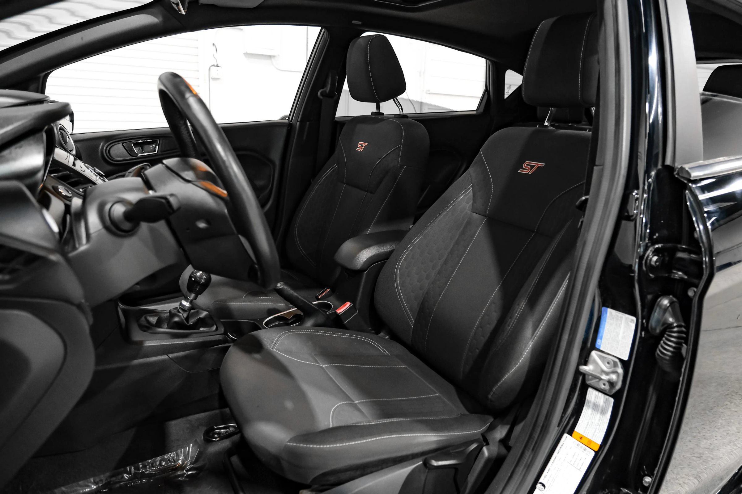 Used 2017 Ford Fiesta ST FWD image 34
