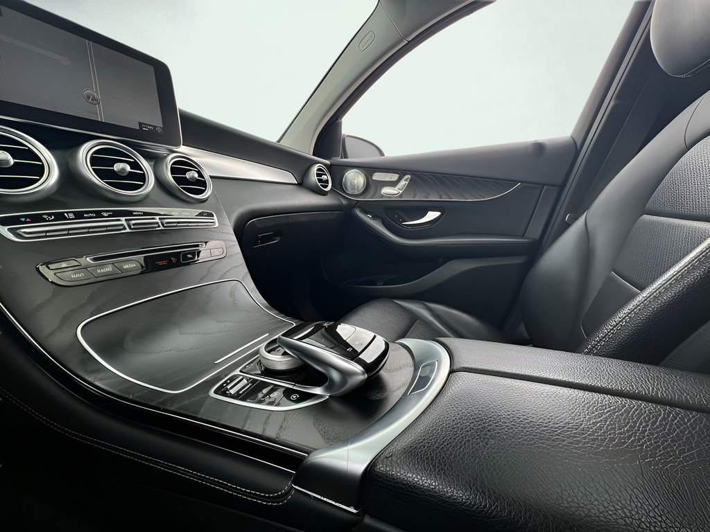 Used 2017 Mercedes-Benz GLC 300 4MATIC Coupe image 55