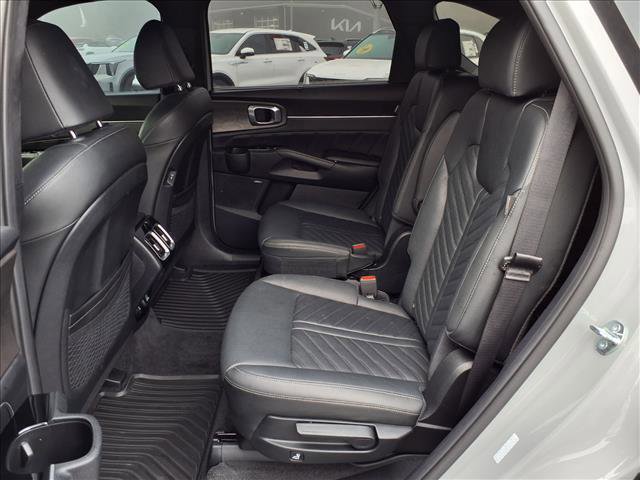 Used 2025 Kia Sorento SX Prestige image 11