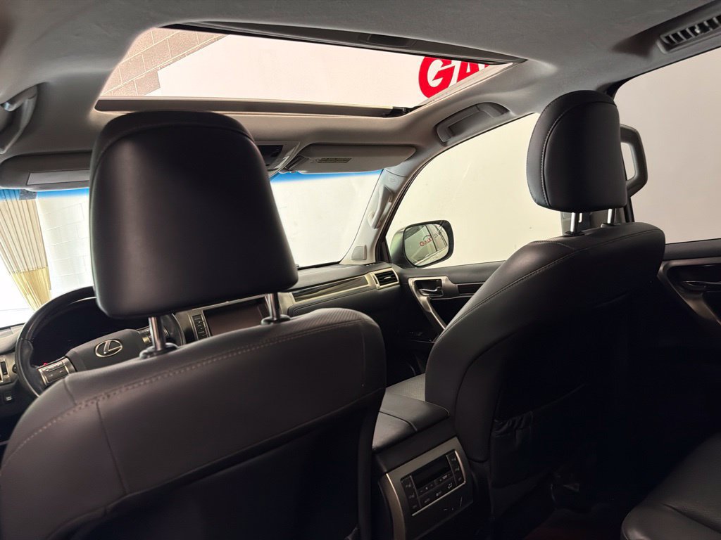 Used 2015 Lexus GX 460 w/ Comfort Package AWD/4WD image 14
