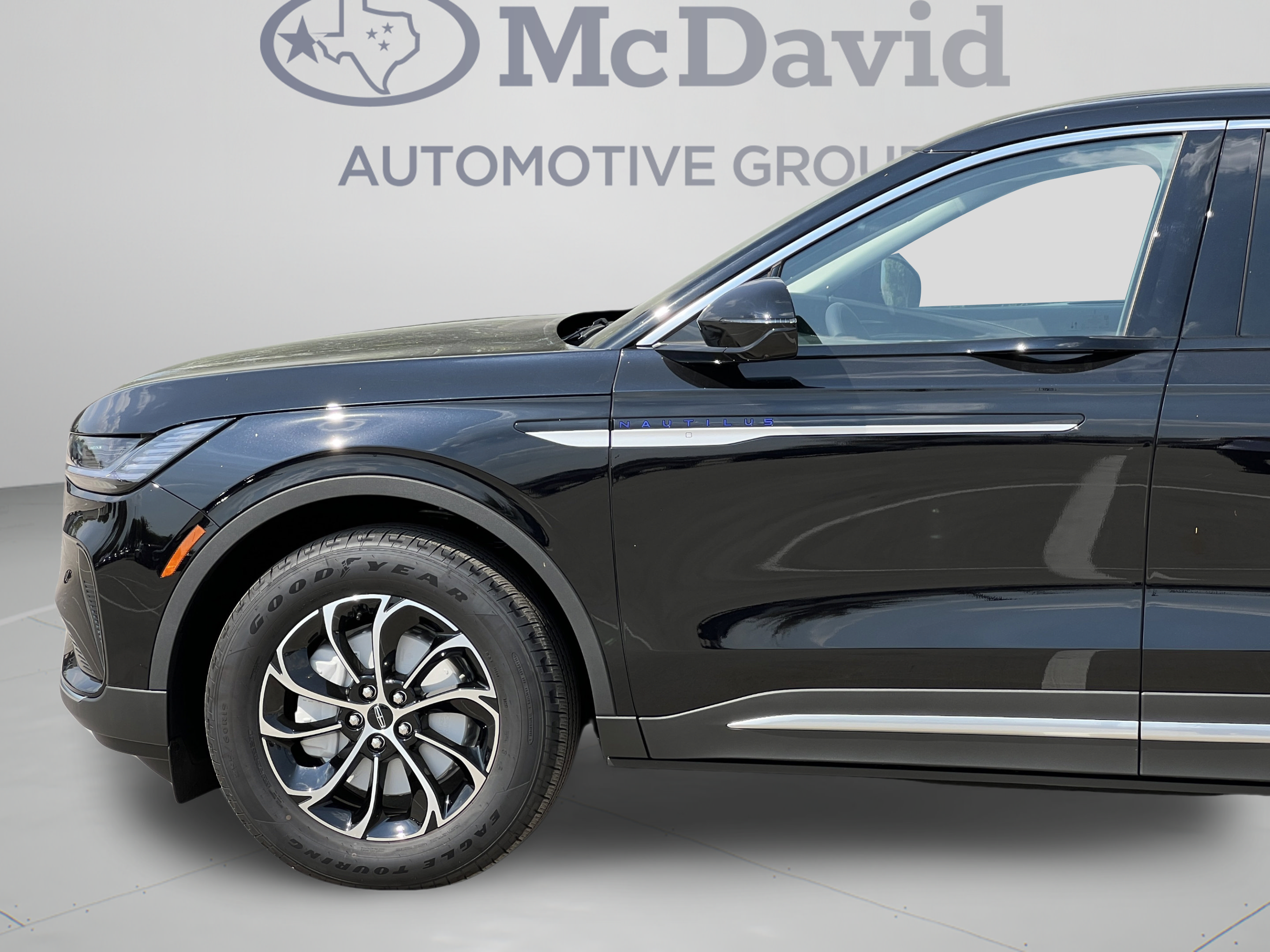 New 2025 Lincoln Nautilus Premier w/ Equipment Group 102A AWD/4WD image 30