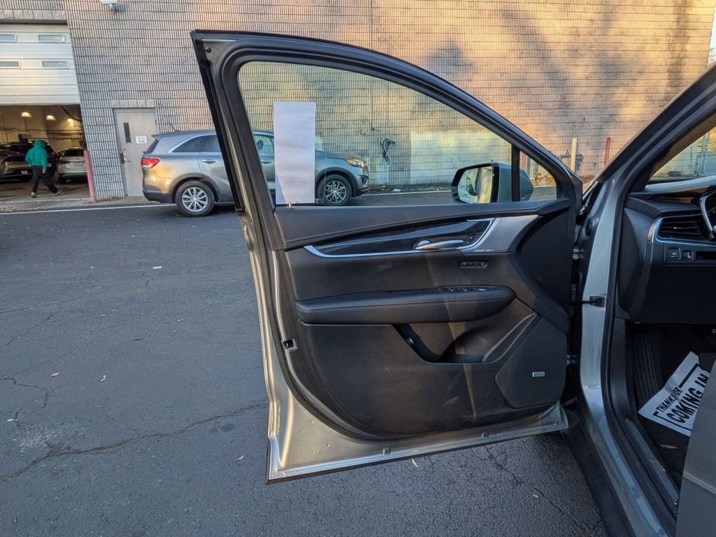 Used 2024 Cadillac XT5 Premium Luxury image 11