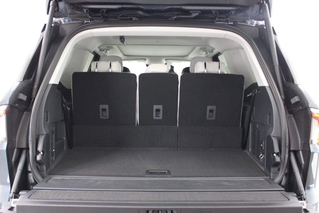 New 2026 Lincoln Navigator Reserve AWD/4WD image 16