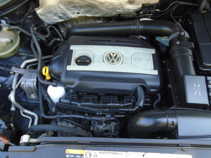 Used 2013 Volkswagen Tiguan S image 23