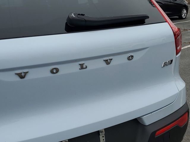 Used 2025 Volvo XC40 B5 Core image 31