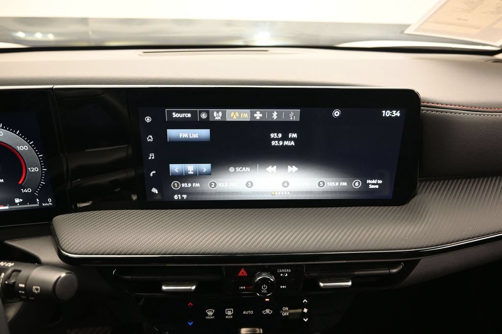 Used 2025 Nissan Kicks SR FWD image 13