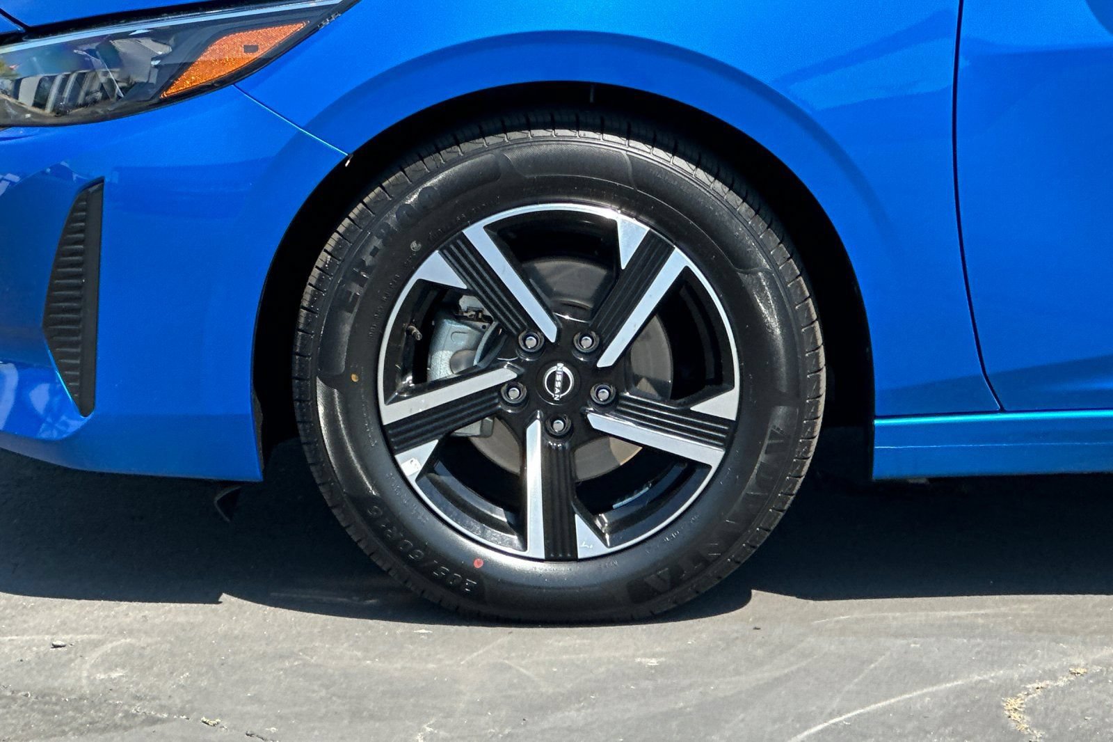 Used 2025 Nissan Sentra SV FWD image 35