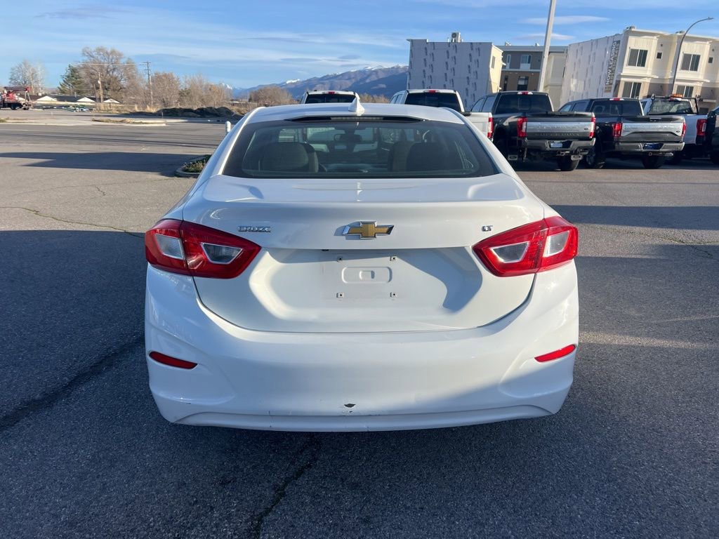 Used 2017 Chevrolet Cruze LT image 9
