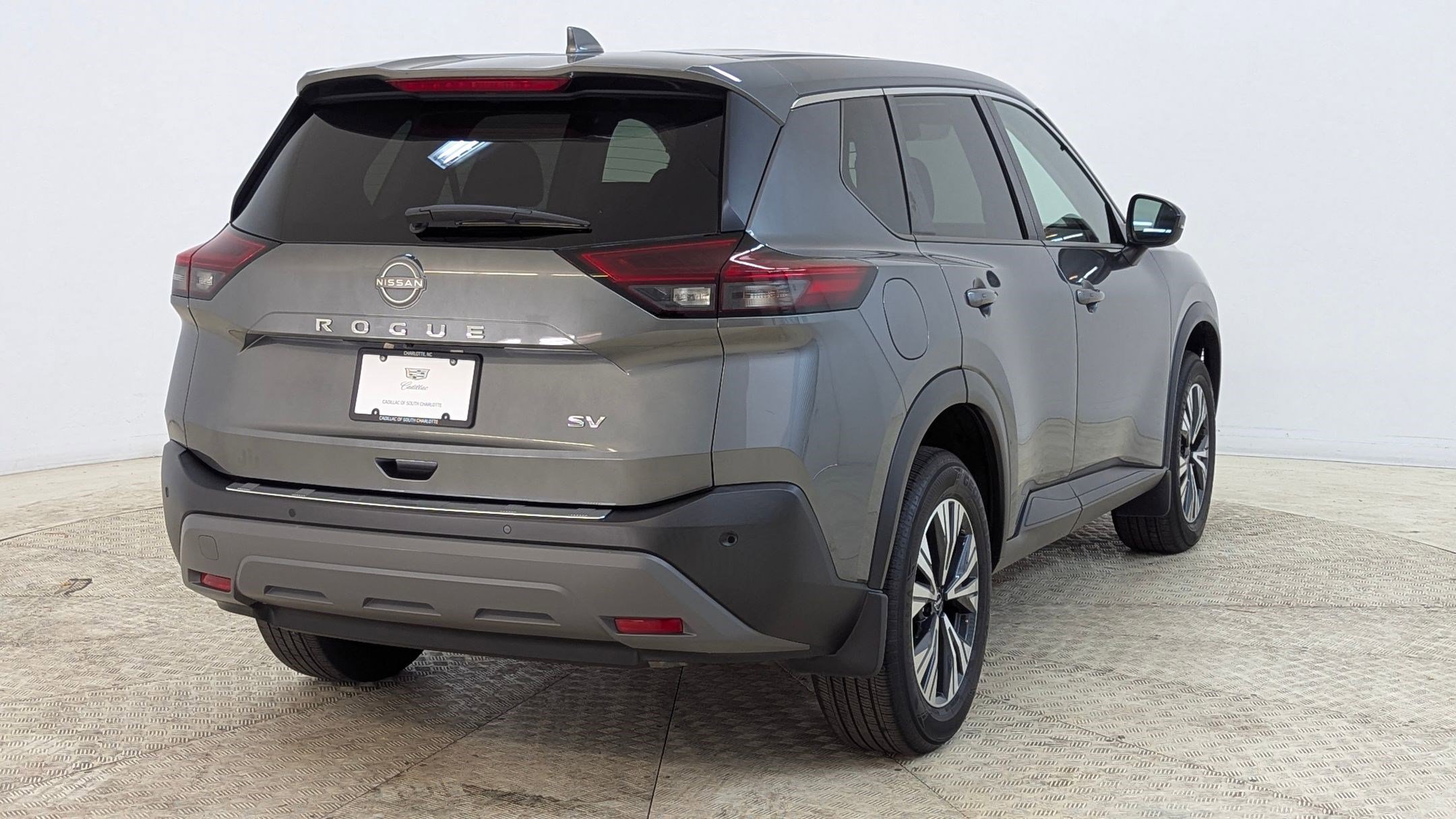 Used 2022 Nissan Rogue SV image 9