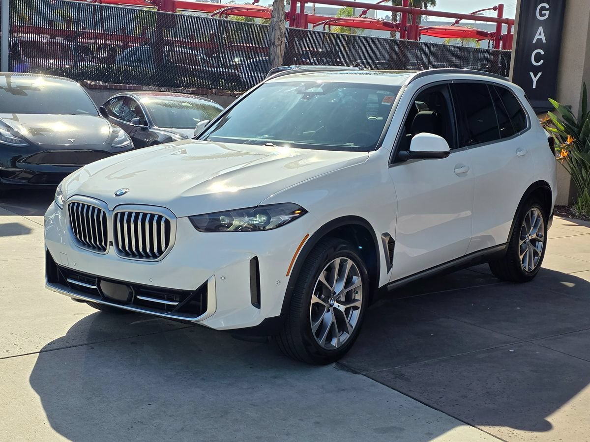 Used 2024 BMW X5 xDrive40i w/ Parking Assistance Package AWD/4WD image 7