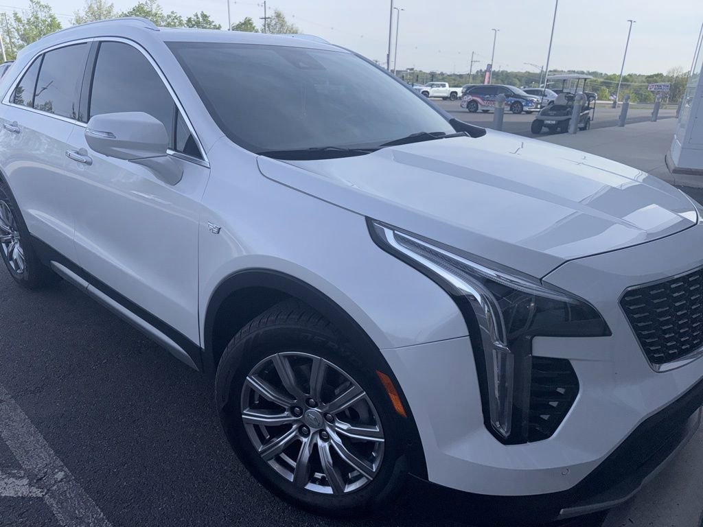 Used 2022 Cadillac XT4 Premium Luxury w/ Enhanced Visibility Package image 3