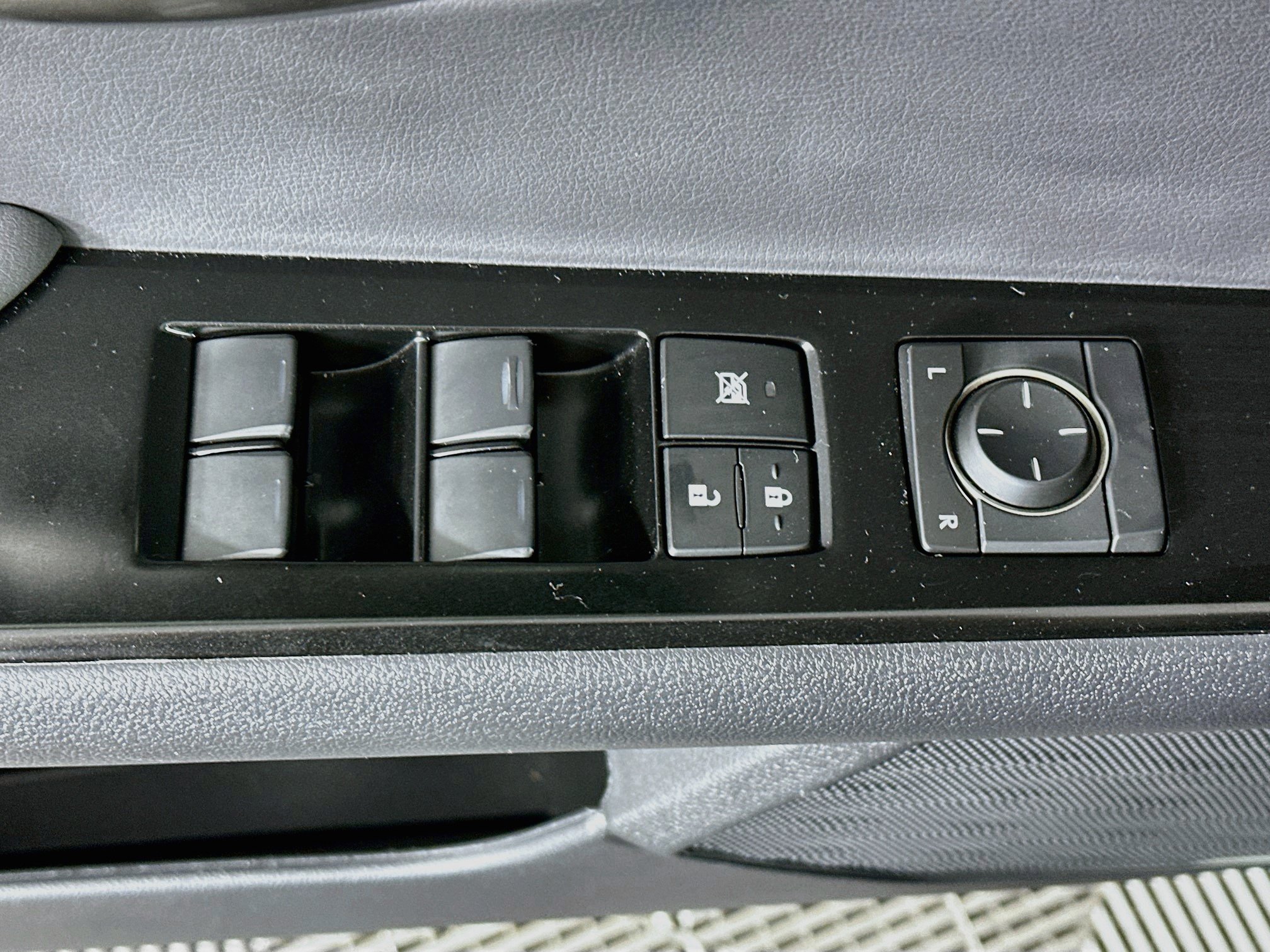 Used 2023 Lexus UX 250h AWD w/ Accessory Package (Z1) image 15