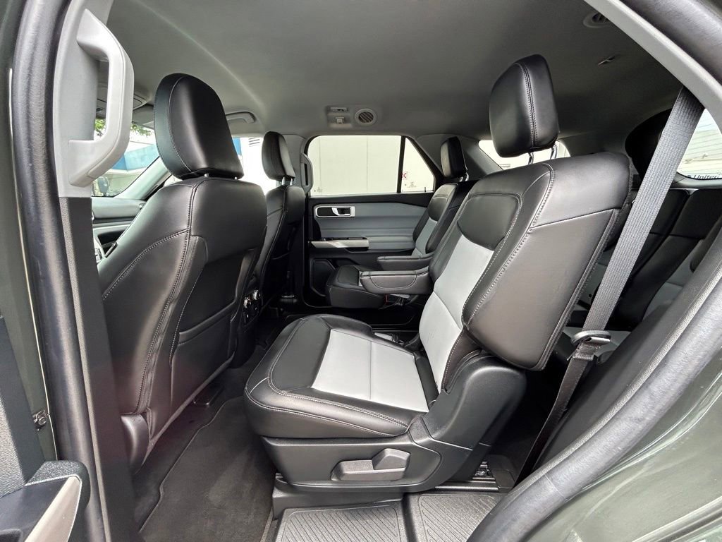 Used 2023 Ford Explorer XLT w/ Equipment Group 202A RWD image 32