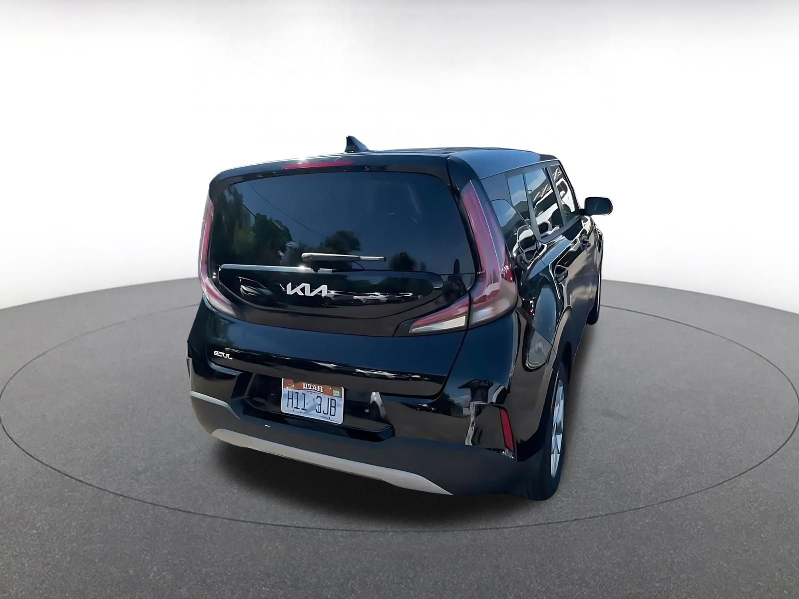 Used 2025 Kia Soul LX w/ LX Technology Package FWD image 14