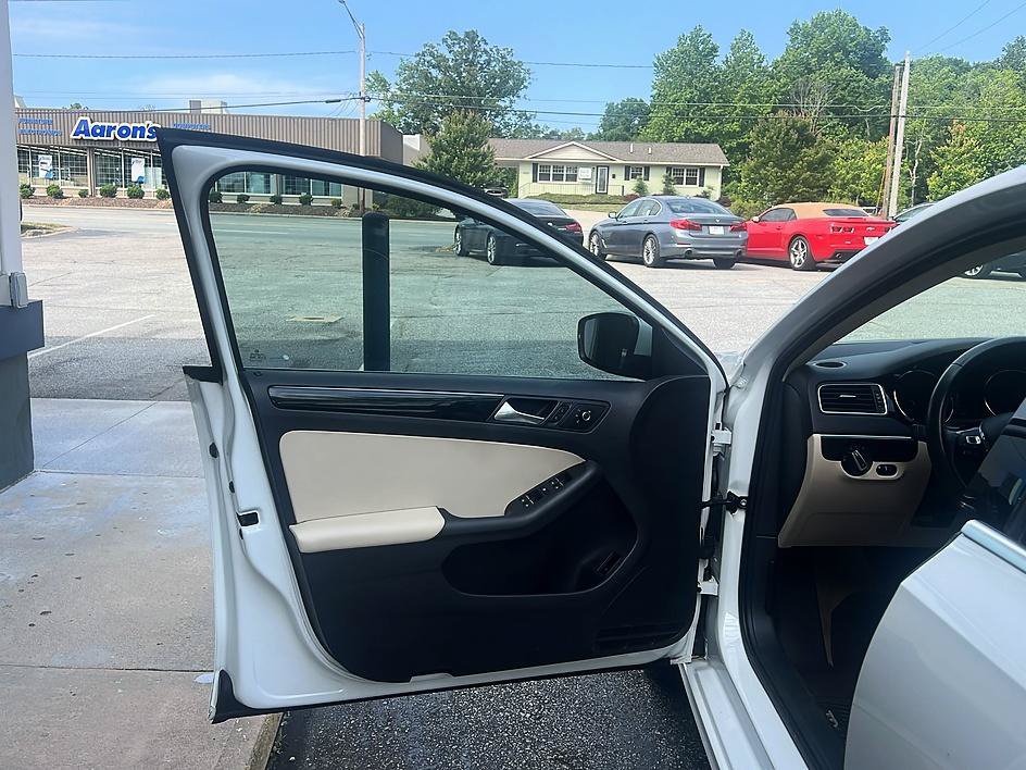 Used 2016 Volkswagen Jetta SEL FWD image 26