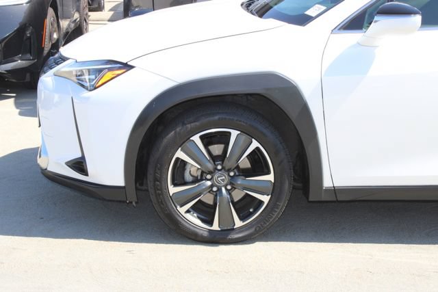 Used 2019 Lexus UX 200 FWD image 4