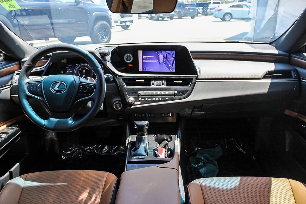 Used 2025 Lexus ES 300h w/ Premium Package FWD image 13