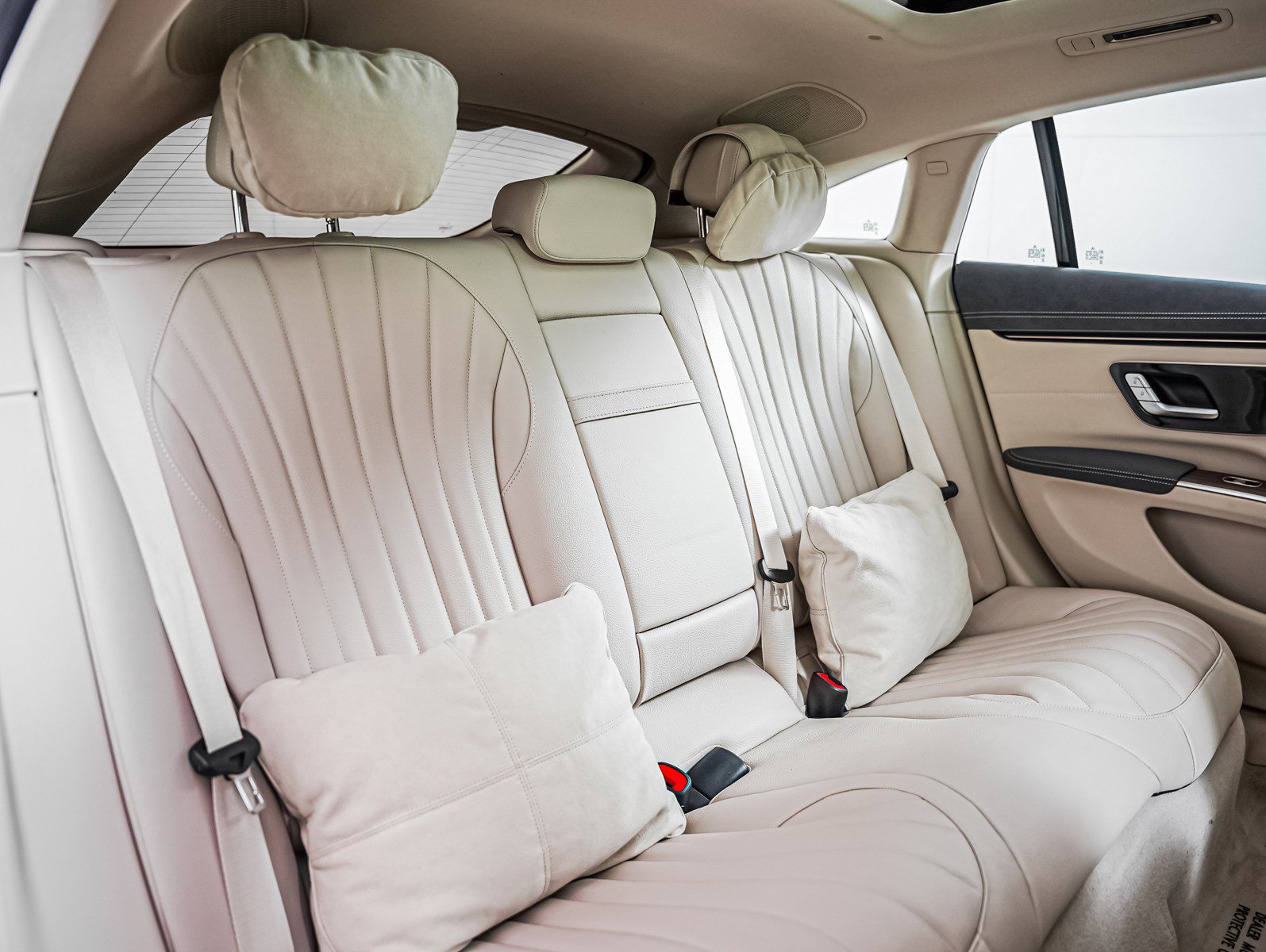 Certified 2023 Mercedes-Benz EQS 580 4MATIC Sedan image 13