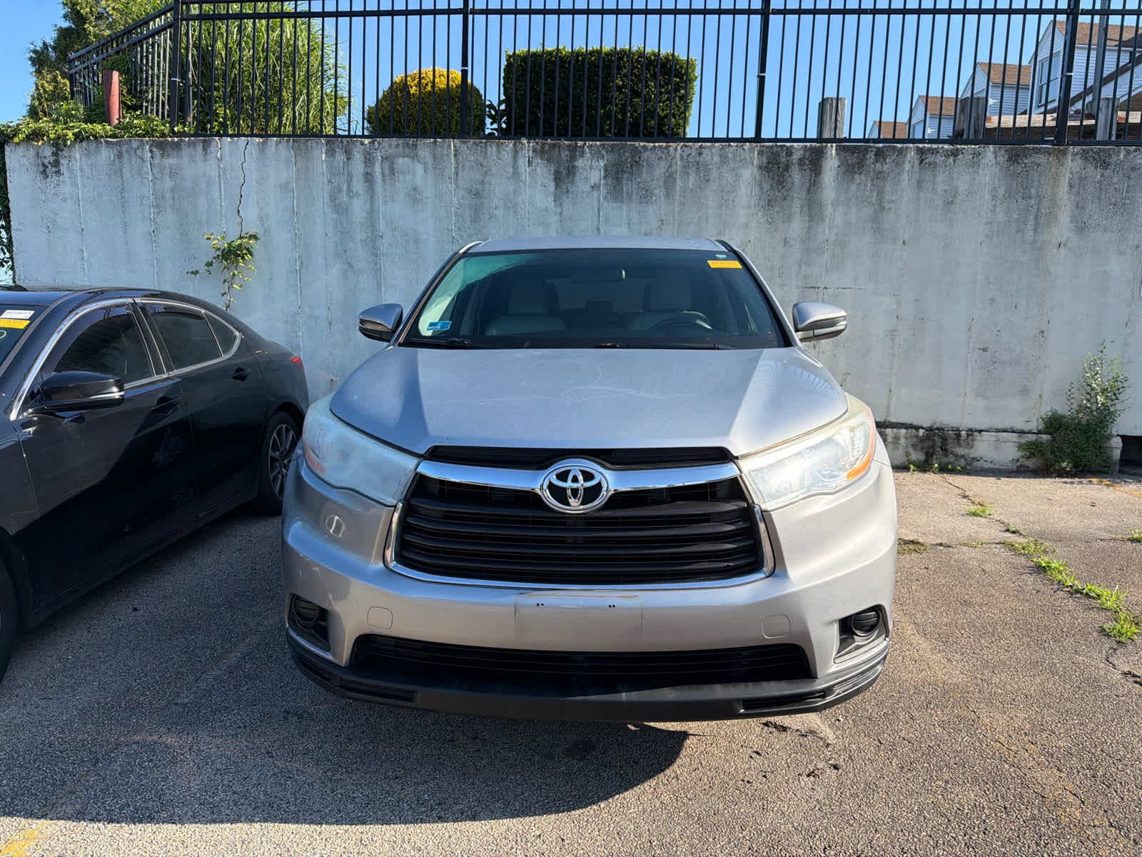 Used 2014 Toyota Highlander LE AWD/4WD image 4
