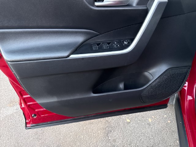 Used 2025 Toyota RAV4 XLE FWD image 11
