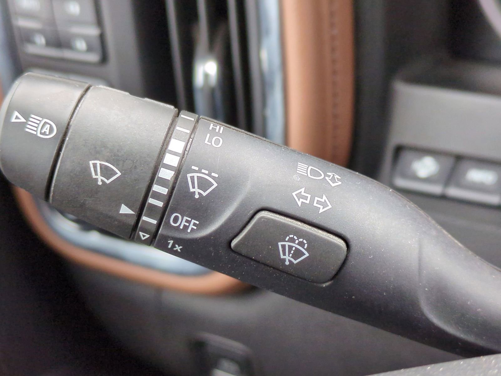 Used 2023 Chevrolet Silverado 2500 High Country w/ Z71 Off-Road Package image 34