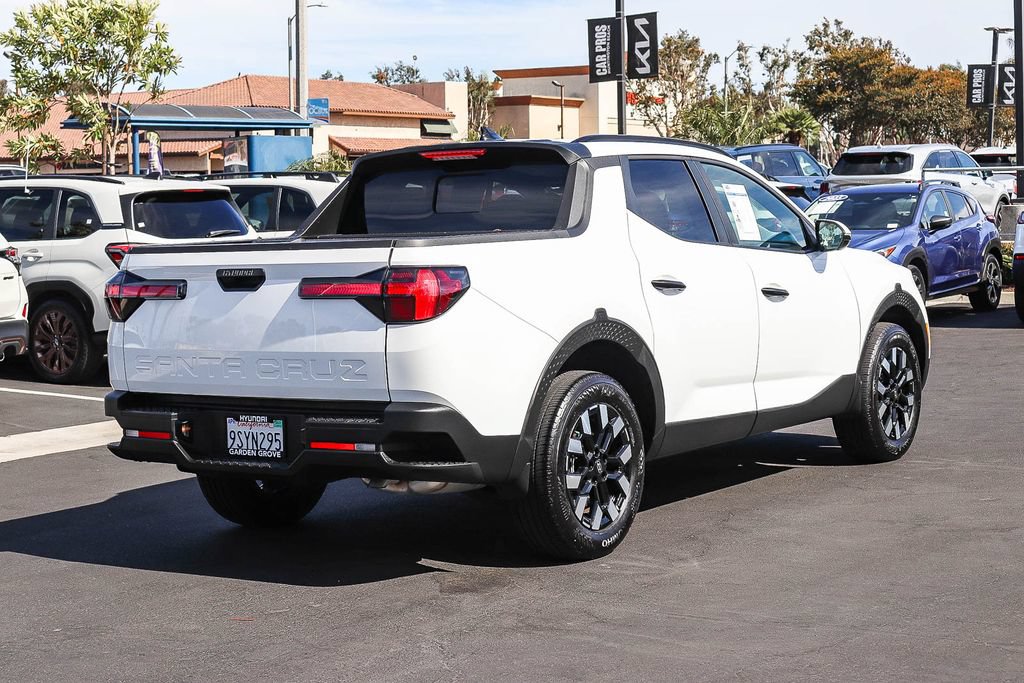Used 2025 Hyundai Santa Cruz SEL FWD image 5