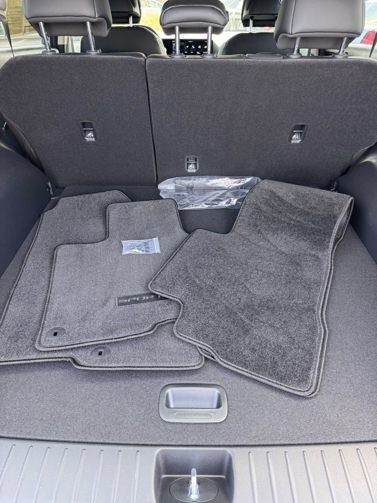 Used 2026 Kia Sportage EX w/ EX Panoramic Sunroof Package image 14