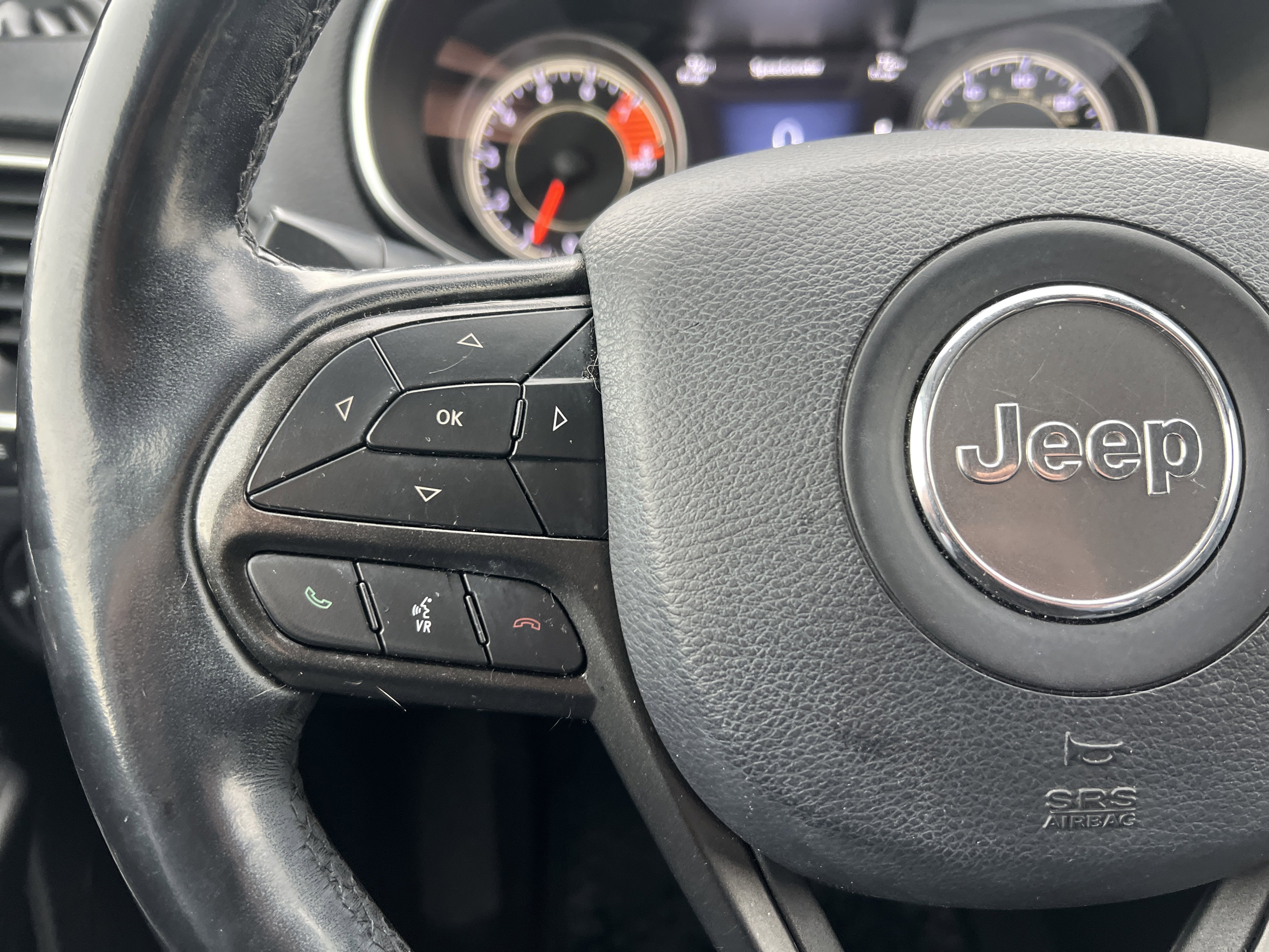 Used 2020 Jeep Cherokee Trailhawk w/ Comfort/Convenience Group image 28