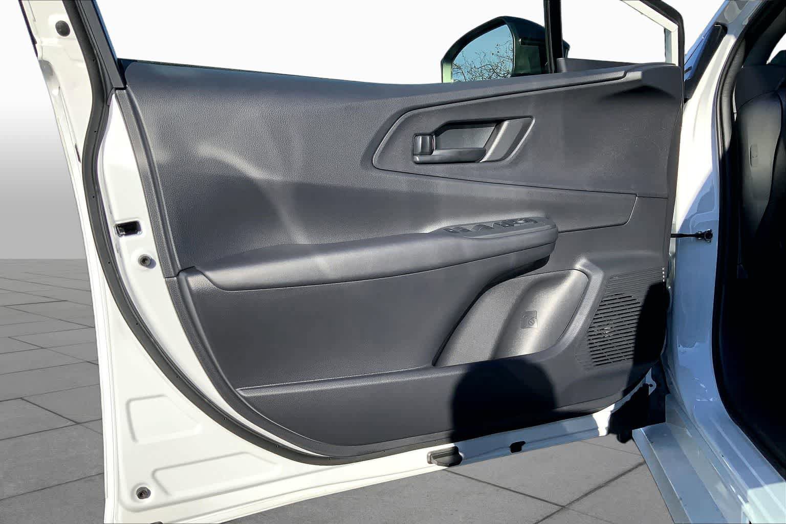 New 2026 Toyota Prius Plug-In Hybrid FWD image 10
