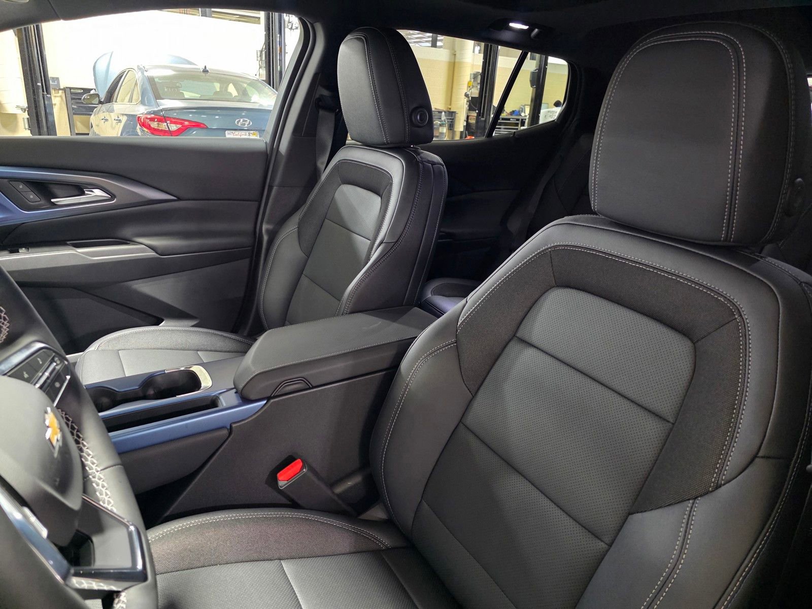 New 2026 Chevrolet Equinox EV LT image 22