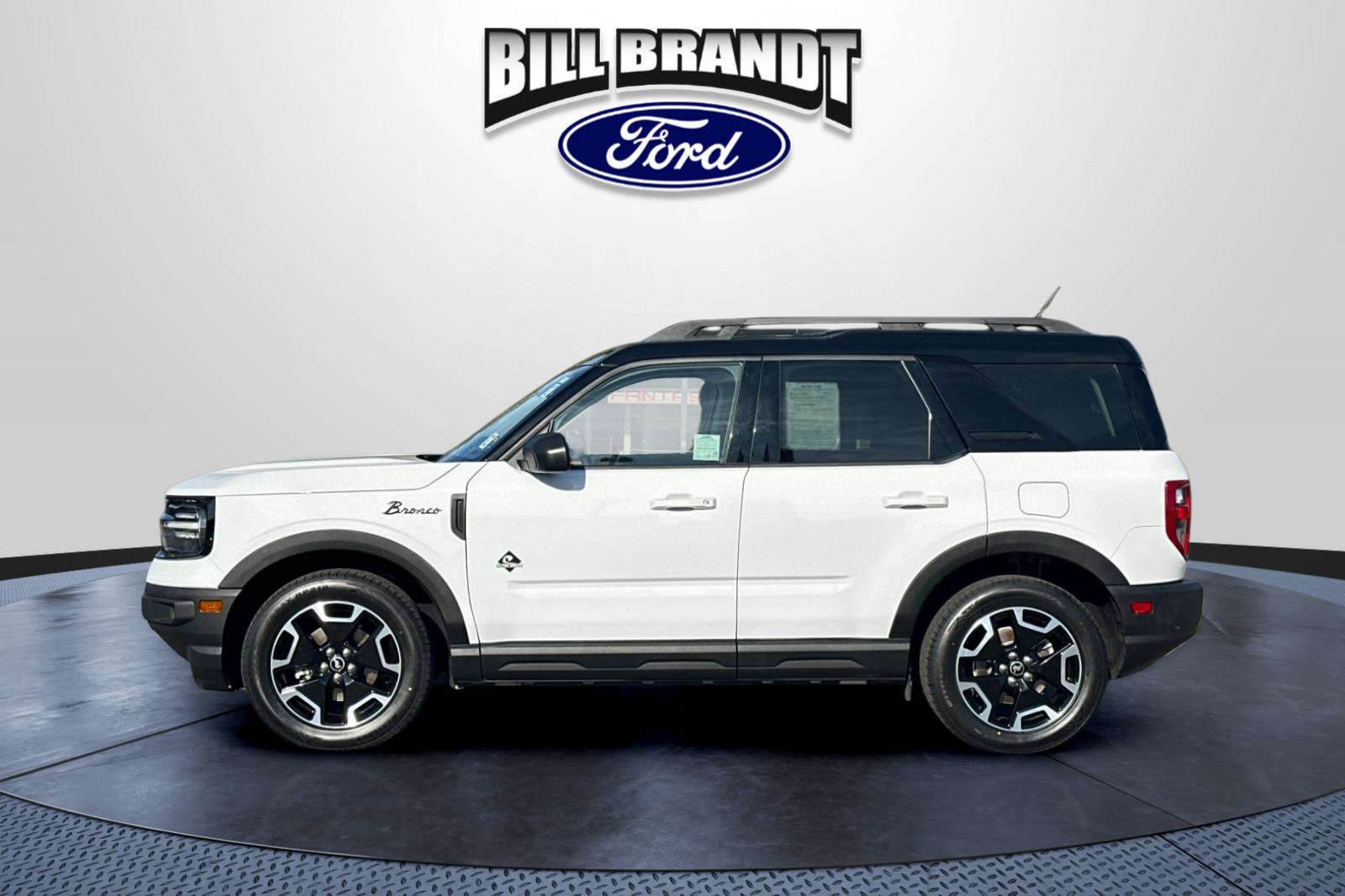 Used 2022 Ford Bronco Sport Outer Banks w/ Tech Package AWD/4WD image 6