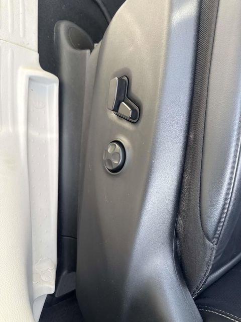 Used 2024 Chrysler Pacifica Touring-L image 25