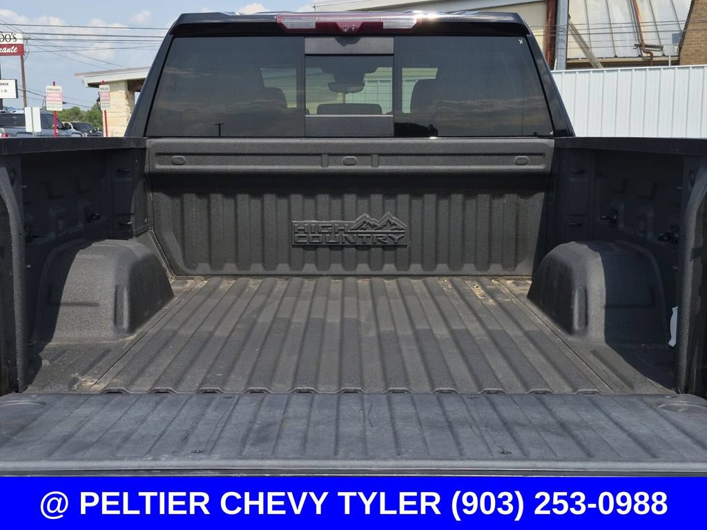 Used 2022 Chevrolet Silverado 1500 High Country w/ High Country Premium Package AWD/4WD image 8