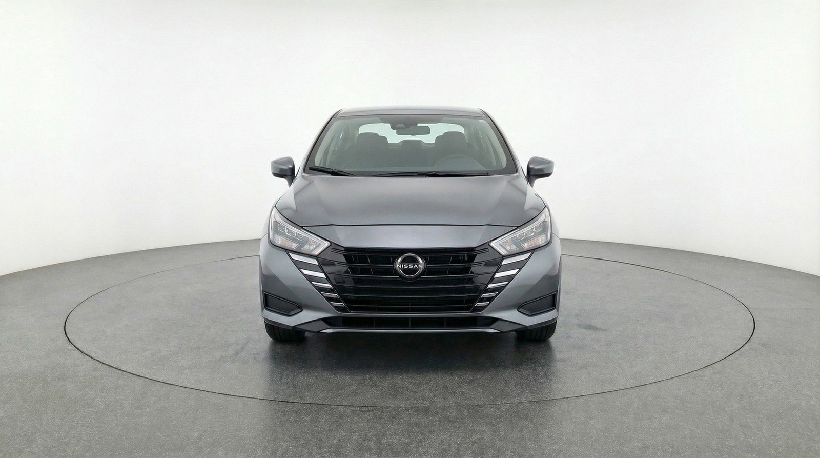 Used 2025 Nissan Versa SV image 2