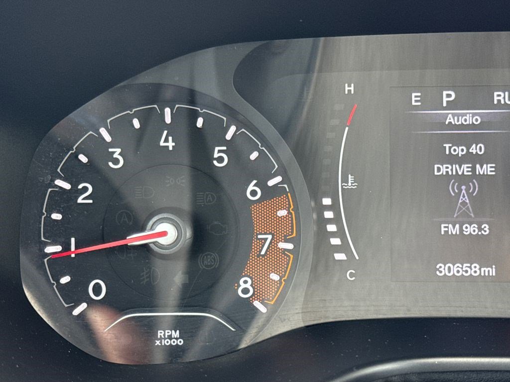 Used 2022 Jeep Compass Latitude FWD image 25