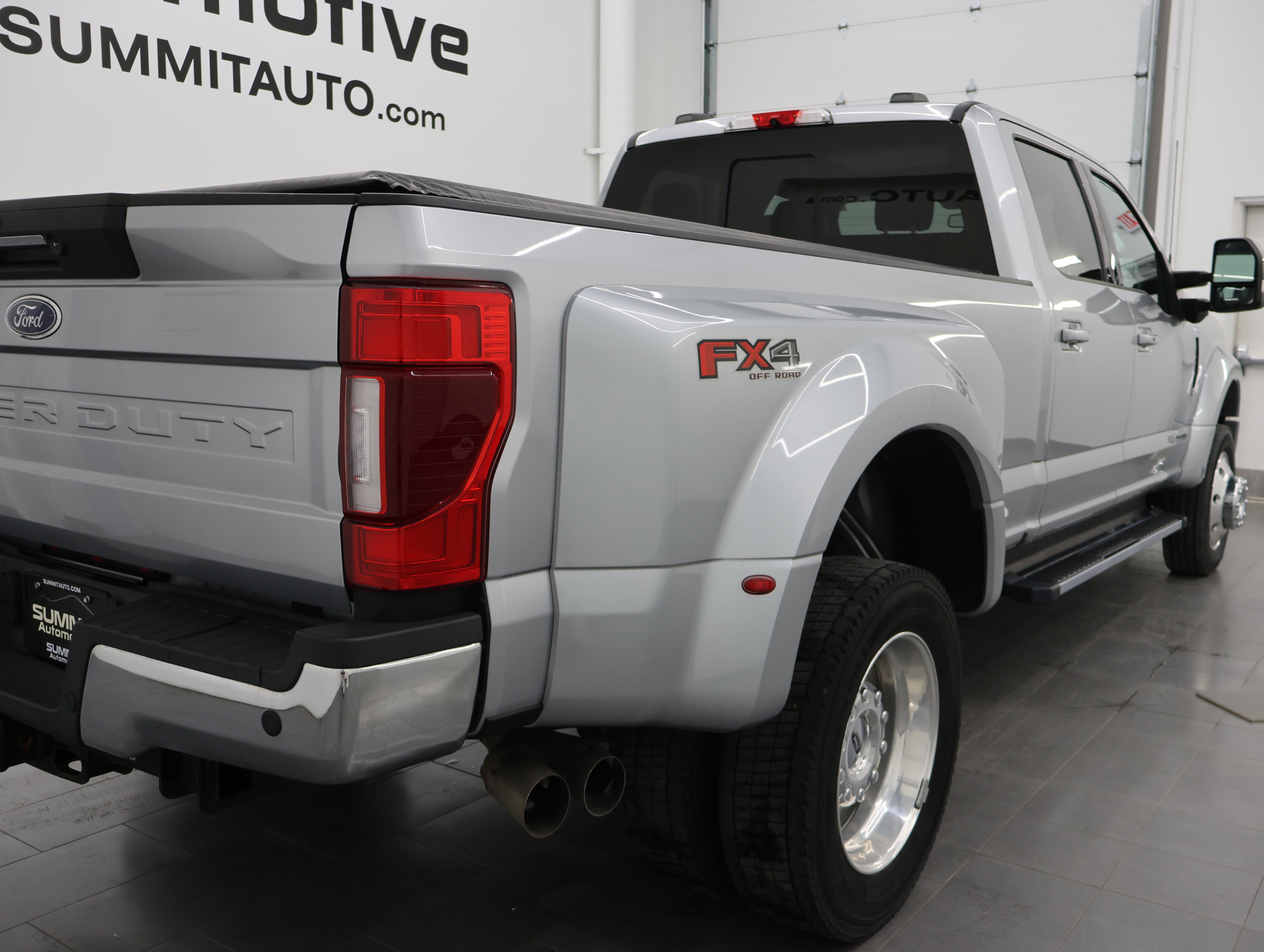 Used 2022 Ford F450 Lariat w/ Lariat Ultimate Package AWD/4WD image 4