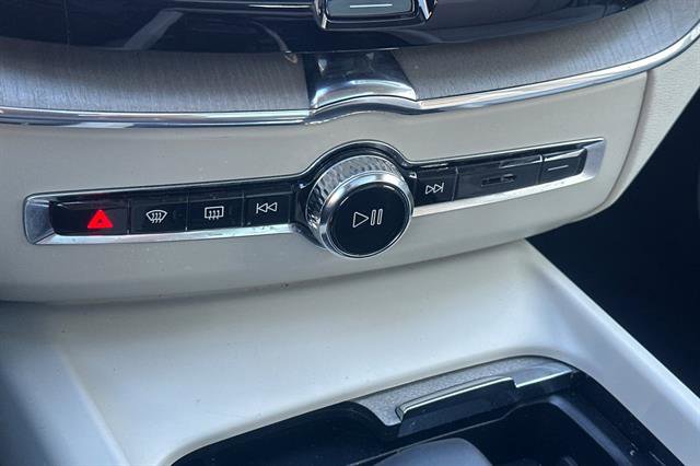 Certified 2023 Volvo XC60 T8 Plus w/ Climate Package image 23