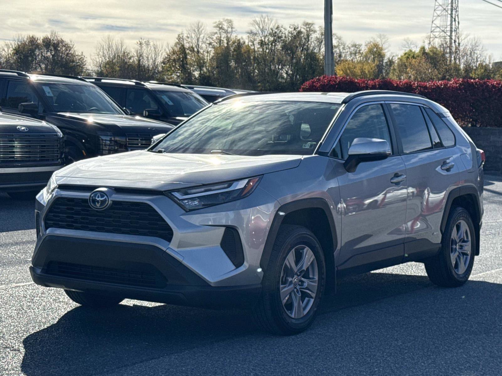 Used 2023 Toyota RAV4 XLE w/ Convenience Package image 28