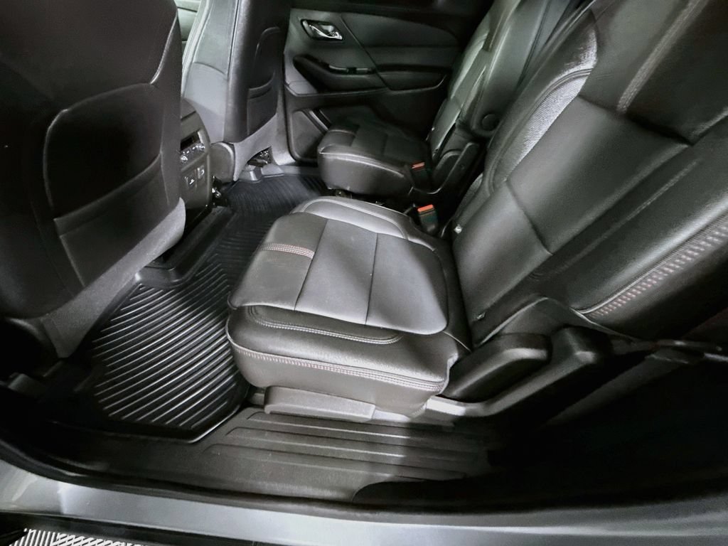 Used 2023 Chevrolet Traverse RS AWD/4WD image 28