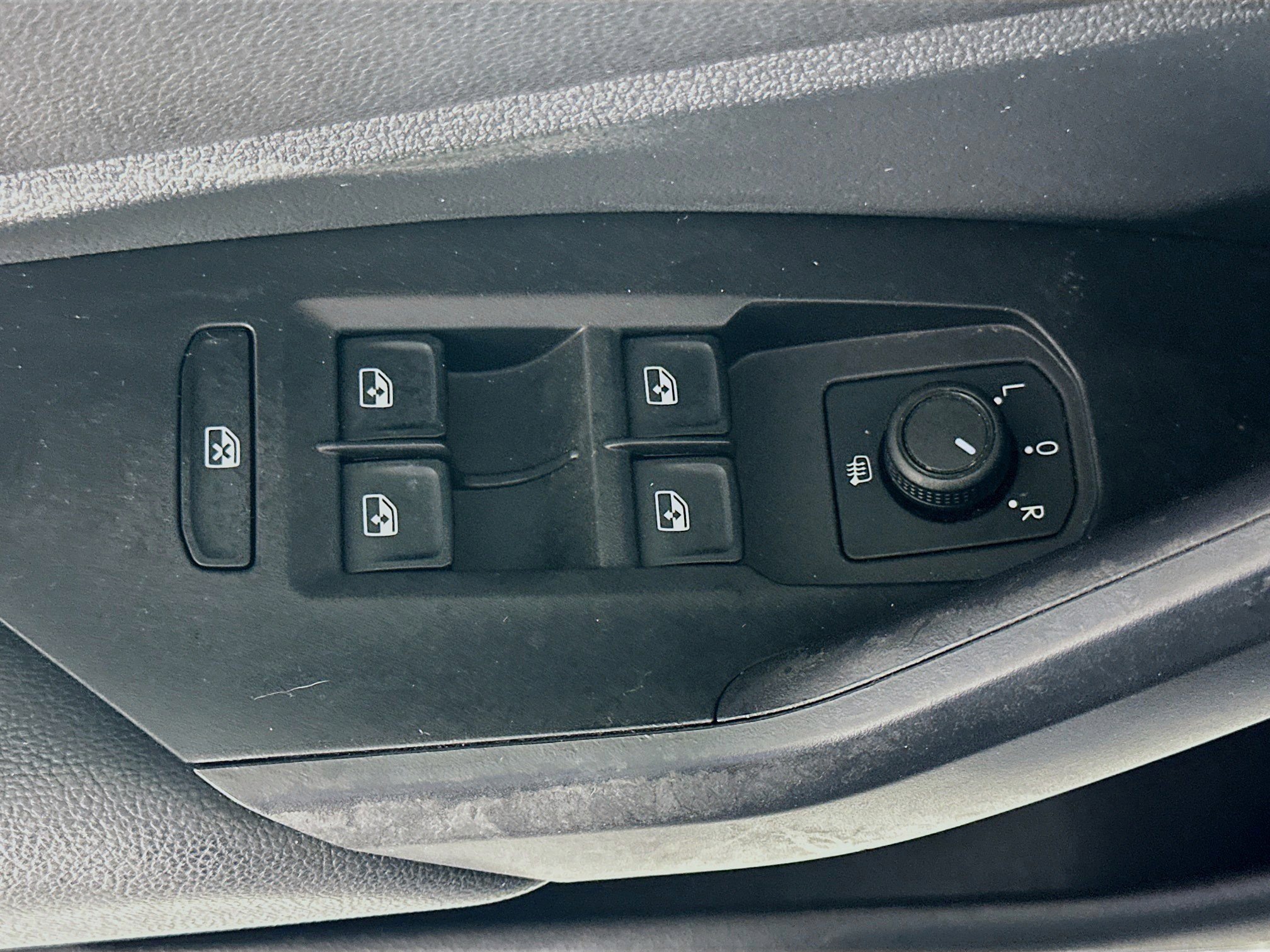 Used 2019 Volkswagen Jetta S w/ Driver Assistance Package image 17