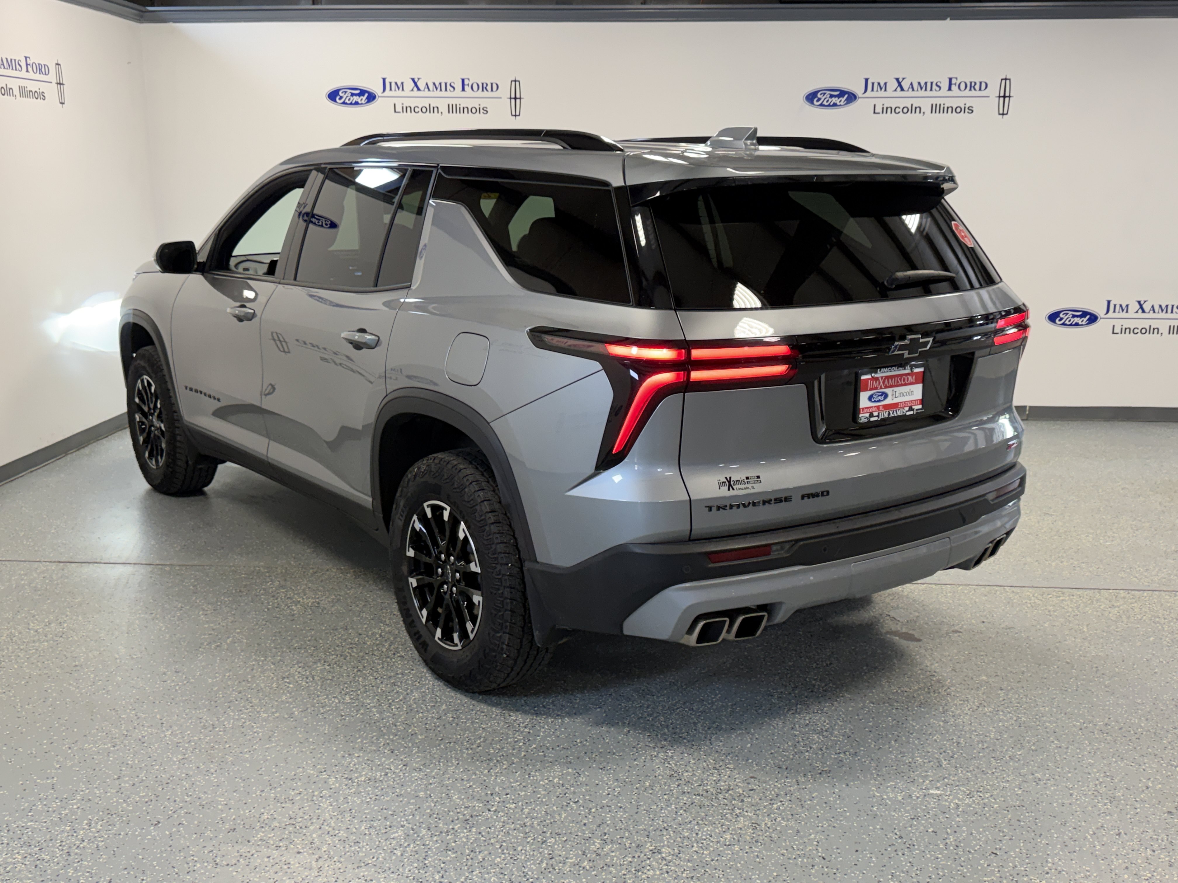 Used 2024 Chevrolet Traverse Z71 w/ LPO, Floor Liner Package AWD/4WD image 30