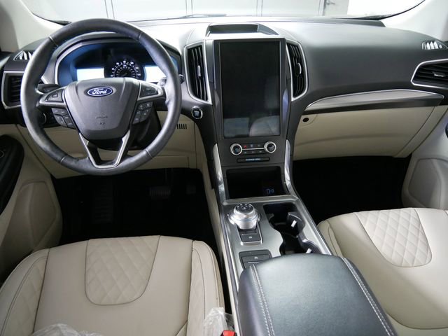 Certified 2024 Ford Edge Titanium AWD/4WD image 3