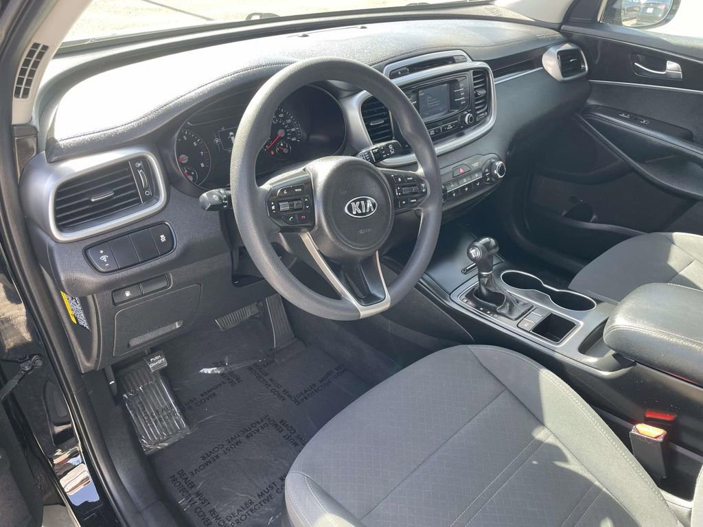 Used 2016 Kia Sorento LX image 7