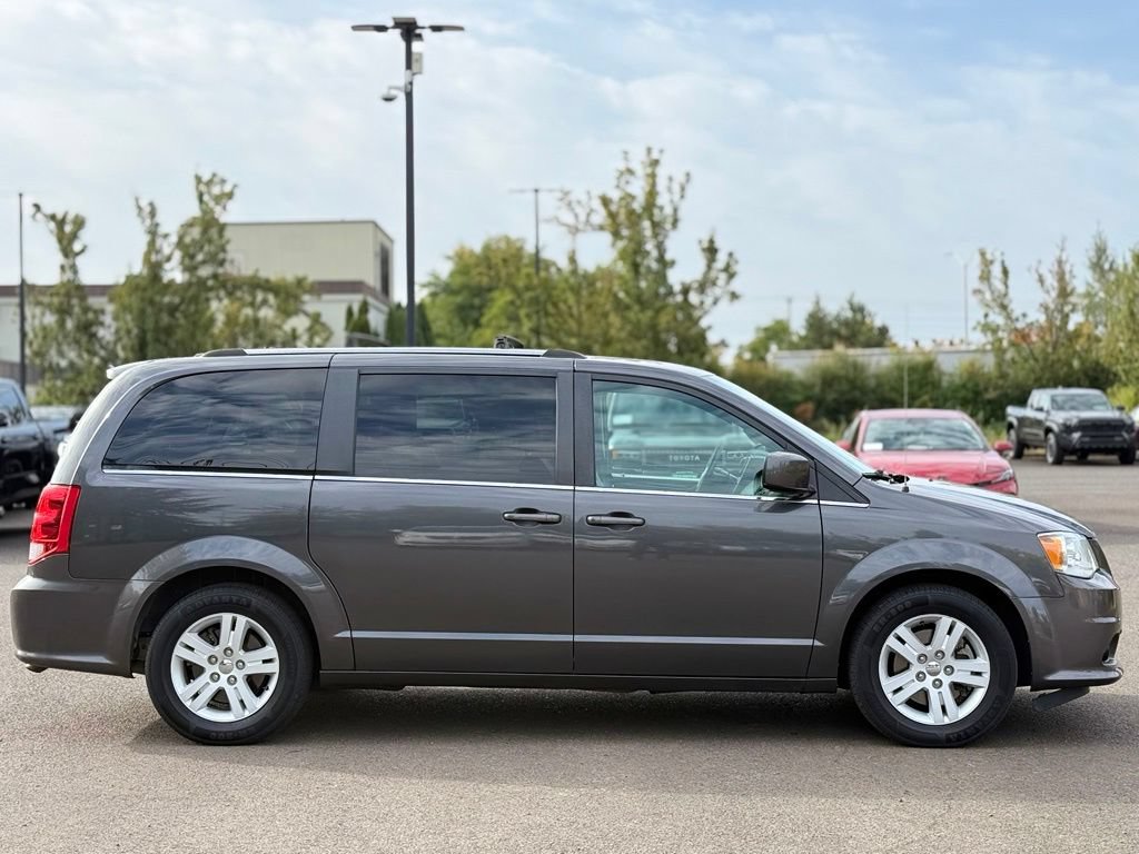 Used 2019 Dodge Grand Caravan SXT FWD image 6