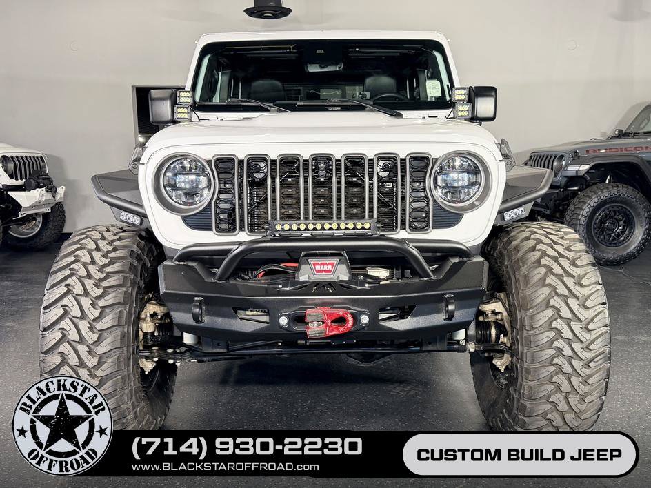 Used 2024 Jeep Gladiator Rubicon AWD/4WD image 3