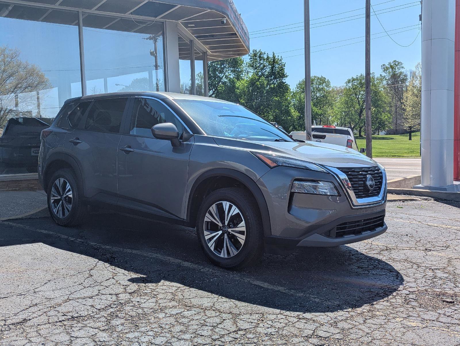 Used 2023 Nissan Rogue SV AWD/4WD image 1