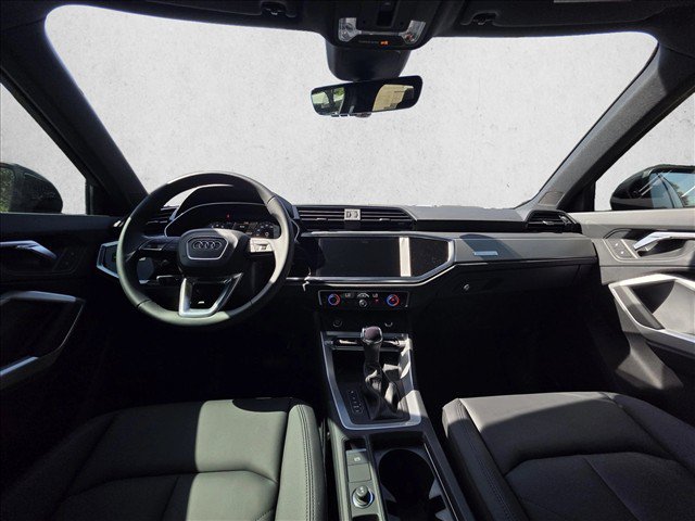 Certified 2025 Audi Q3 2.0T Premium w/ Convenience Package AWD/4WD image 18