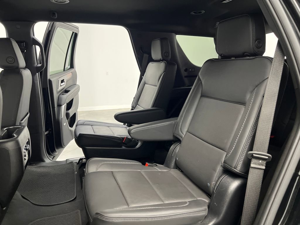Used 2025 GMC Yukon Denali AWD/4WD image 14