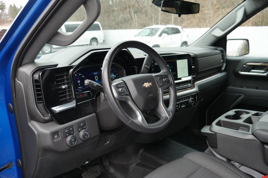 Used 2022 Chevrolet Silverado 1500 LT w/ Z71 Off-Road Package image 10